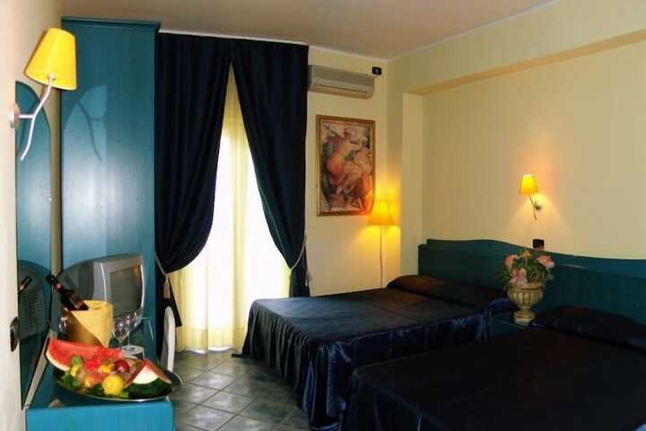 Room 4 of 21