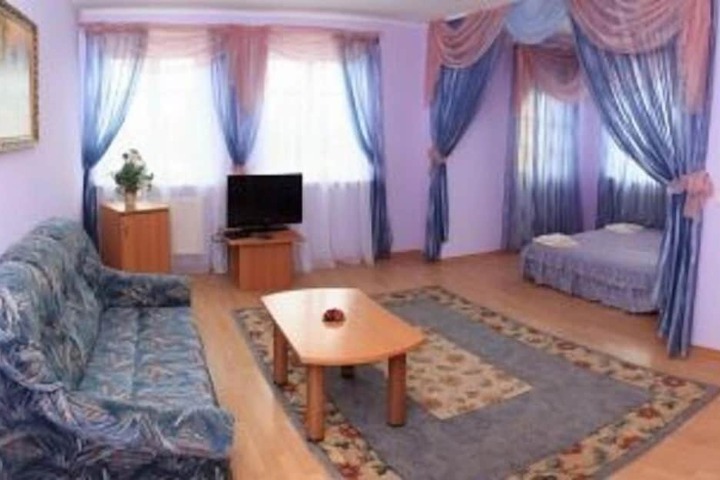 Room 3 of 20