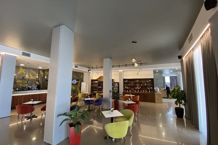 Lounge 64 of 72