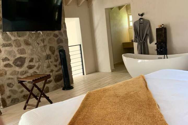 Room 25 of 131