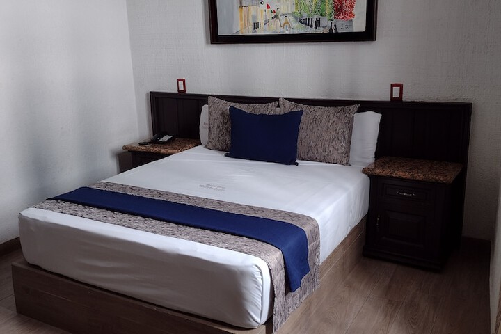Room 4 of 76