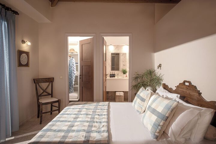 Room 15 of 166