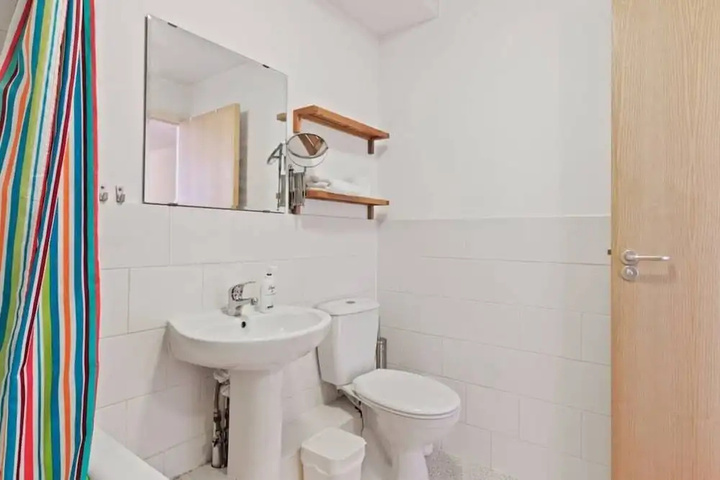 Room 8 of 14
