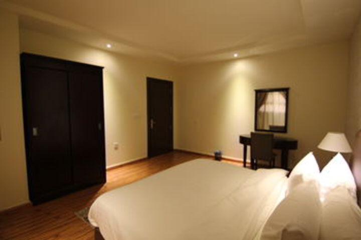 Room 6 of 19