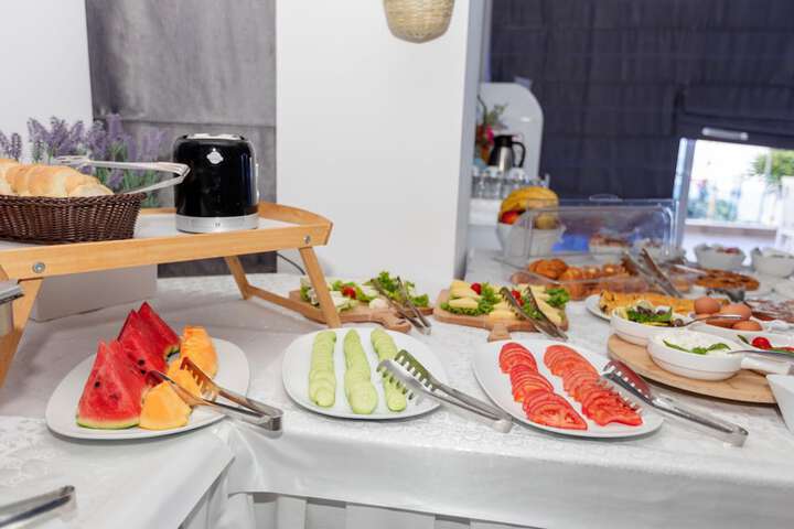 Dining 87 of 100