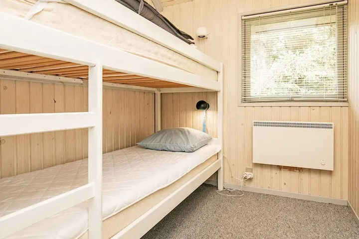 Room 5 of 15