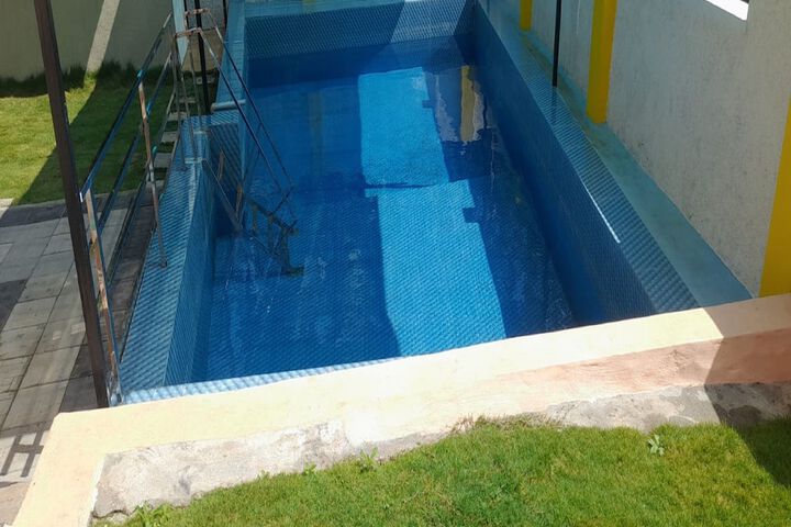 Pool 18 of 21