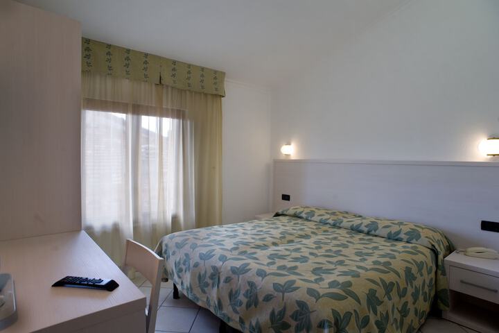 Room 5 of 52