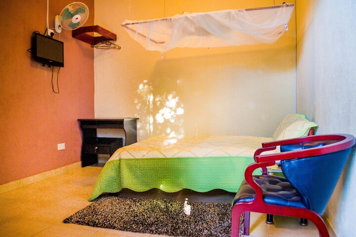 Room 8 of 31