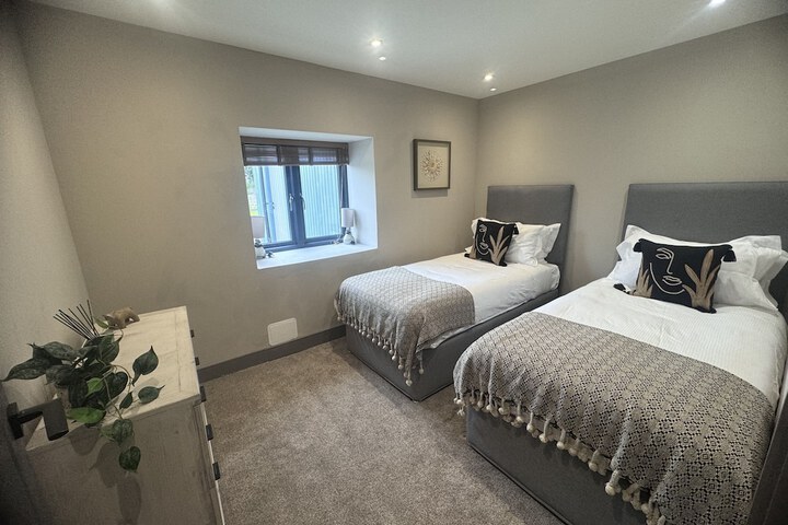 Room 47 of 250