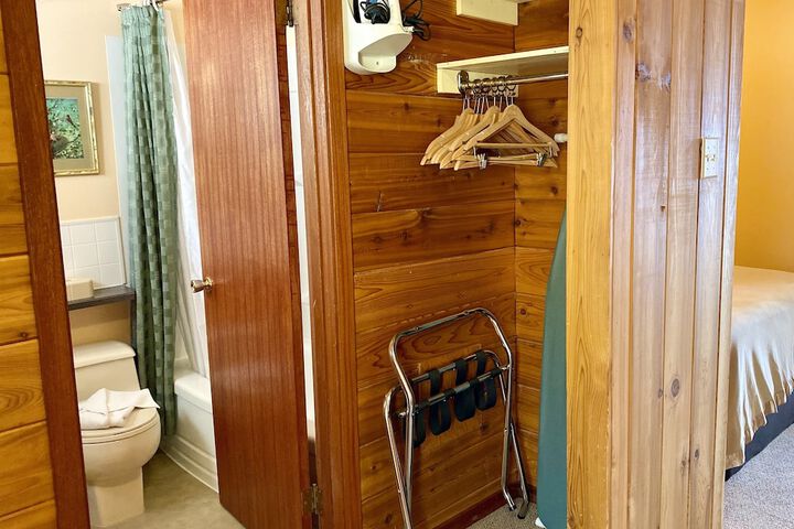 Room 2 of 22