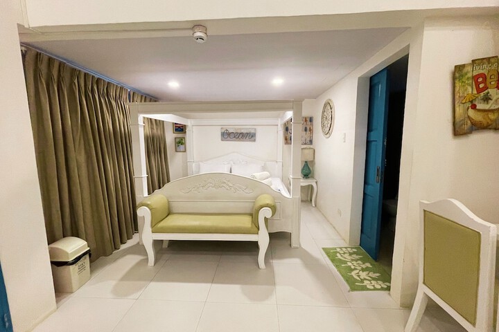 Room 41 of 106