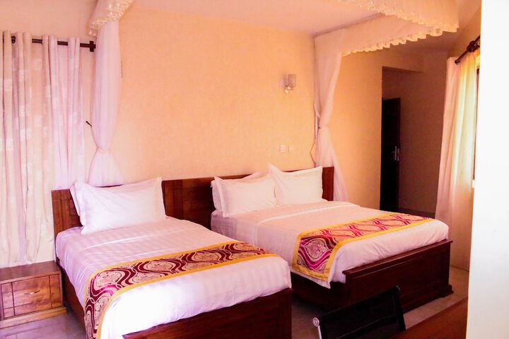 Room 12 of 26