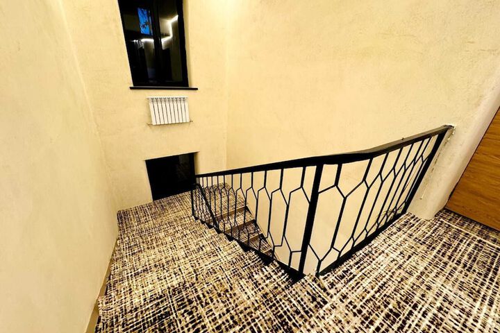 Room 8 of 21