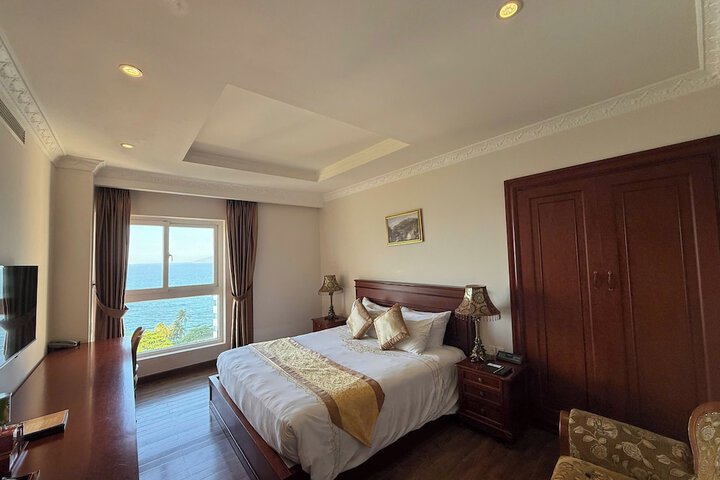Room 16 of 50