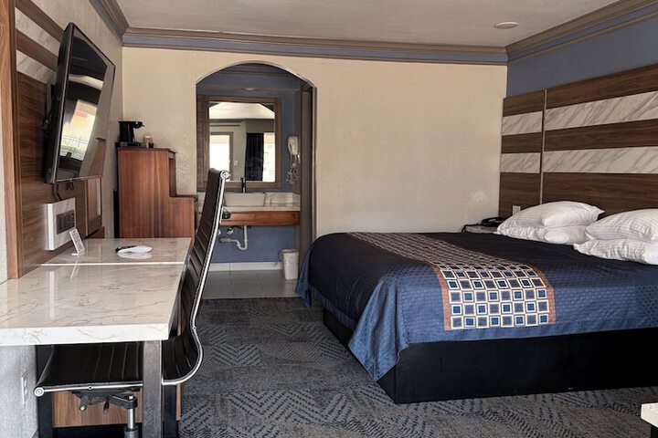 Room 14 of 50