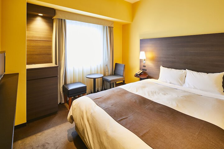 Room 28 of 75