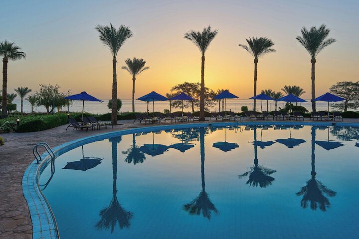 Pool 56 of 140