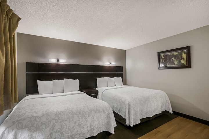 Deluxe 2 Queen Beds Accessible (7 of 12)