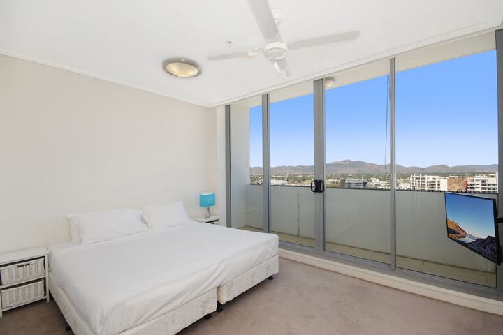 Room 4 of 52