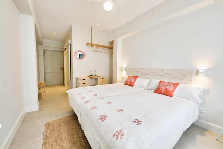 Room 5 of 14