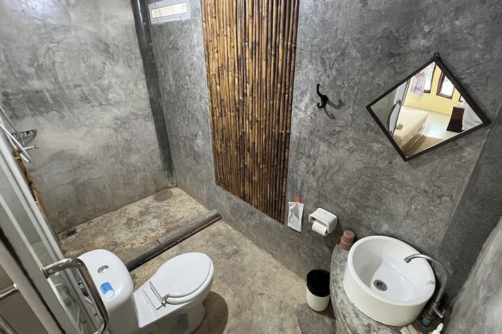 Room 52 of 100