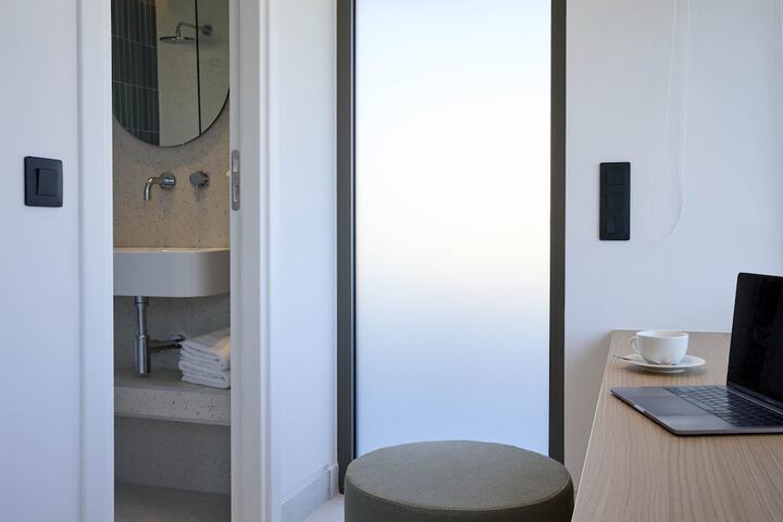 Room 15 of 29