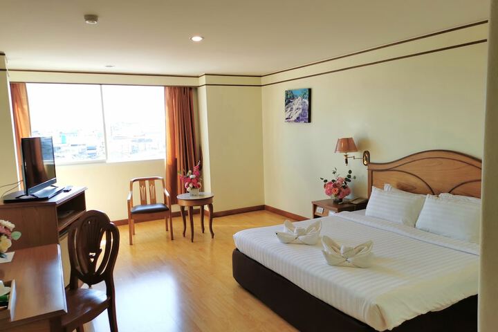 Room 12 of 81