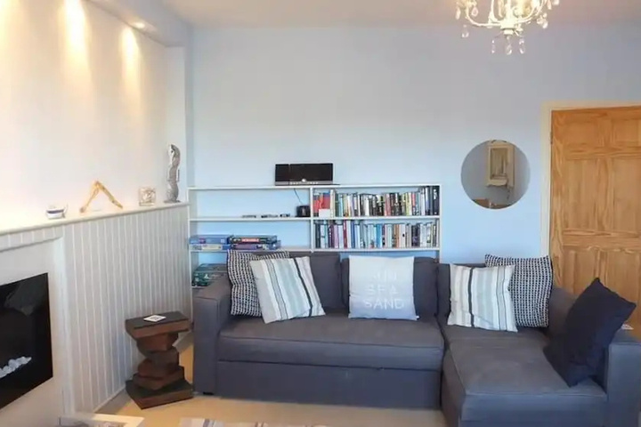 Room 2 of 19