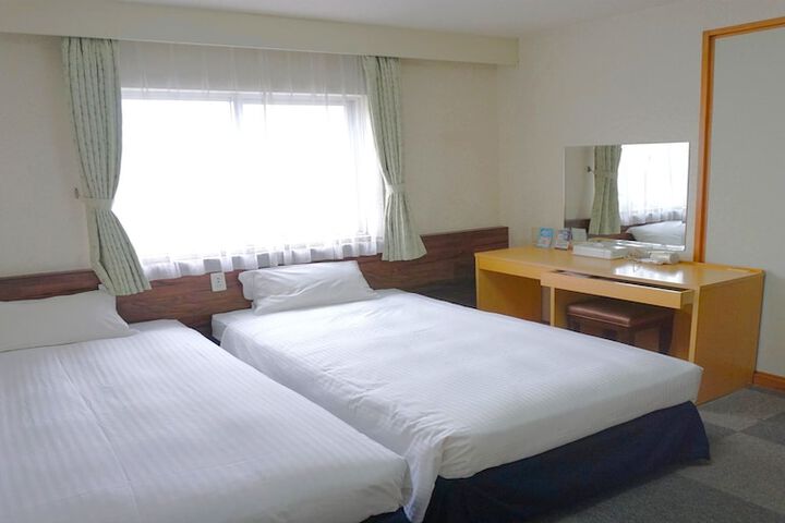 Room 44 of 91