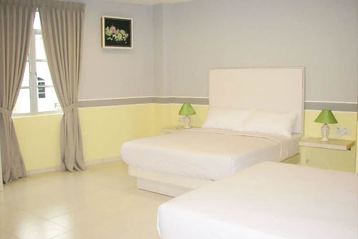 Room 6 of 24