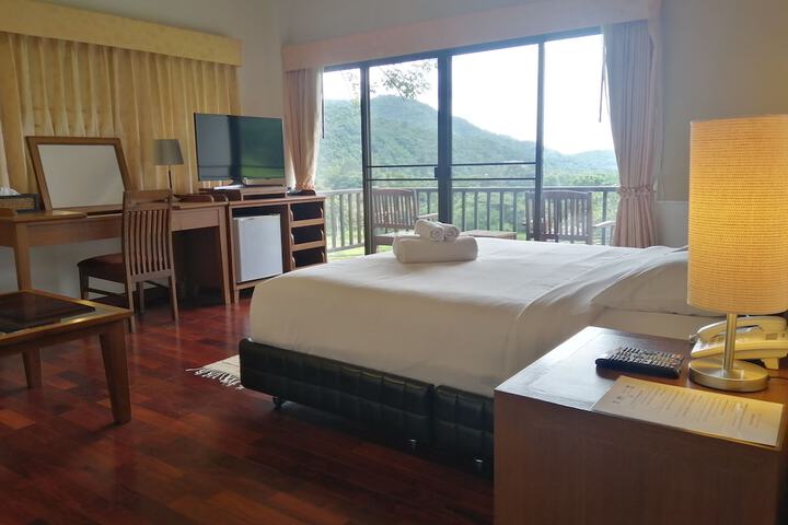 Room 10 of 34