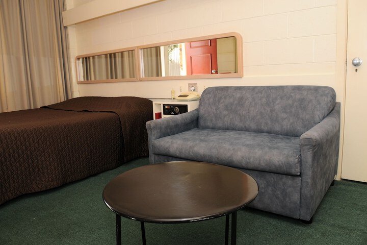 Room 15 of 66