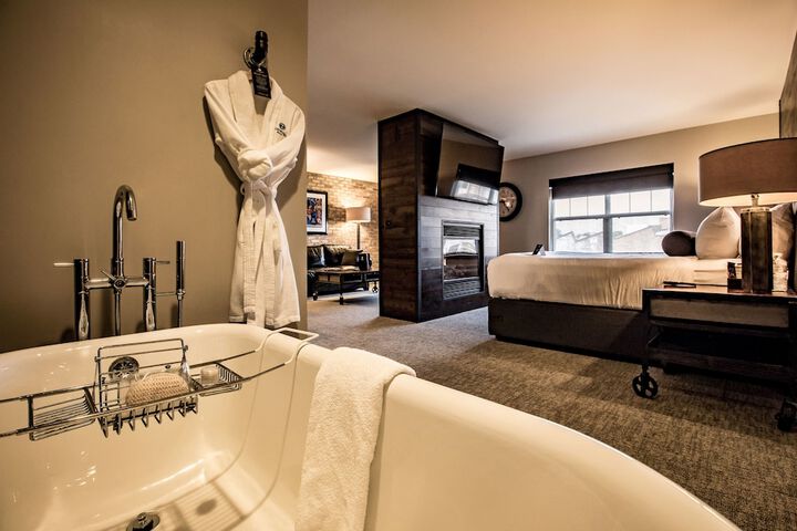Private spa tub