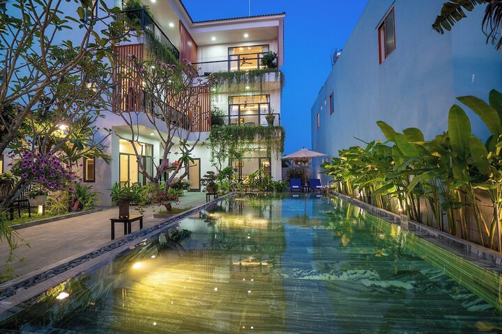 Hotel 64 of 68