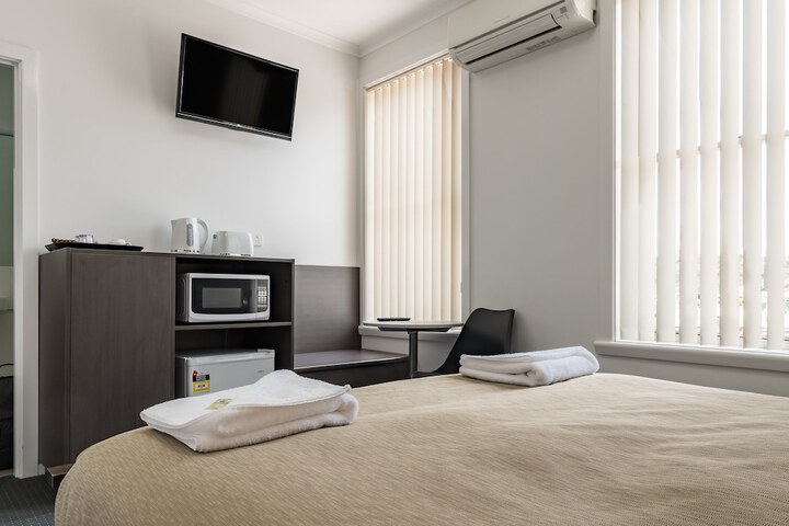 Room 16 of 32