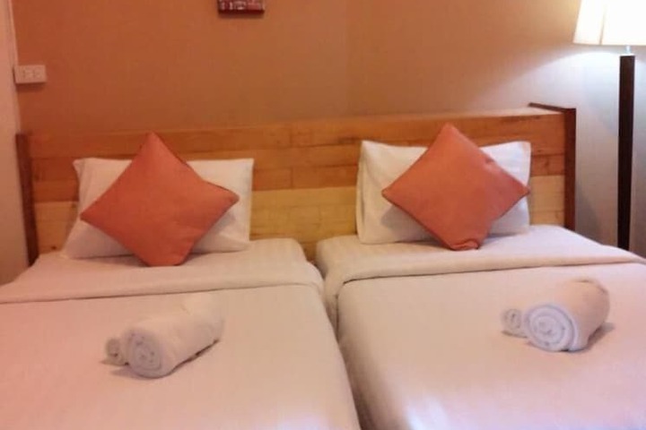 Room 9 of 20