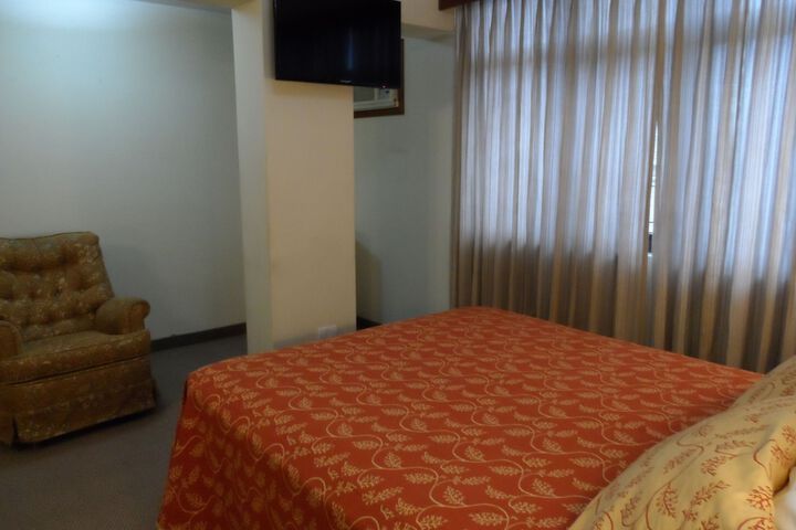 Room 4 of 55