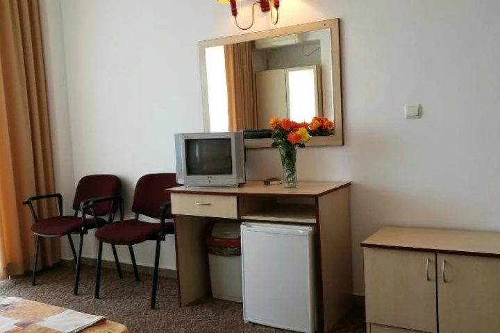 Room 3 of 18