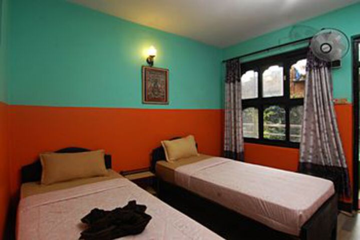 Room 7 of 28