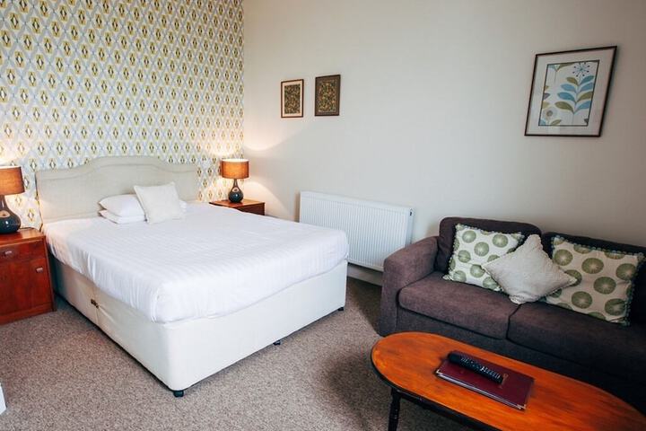Room 2 of 39