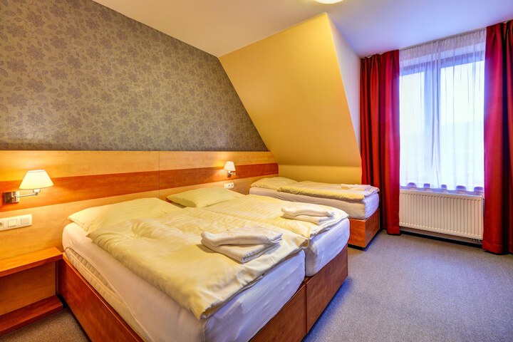 Room 10 of 70