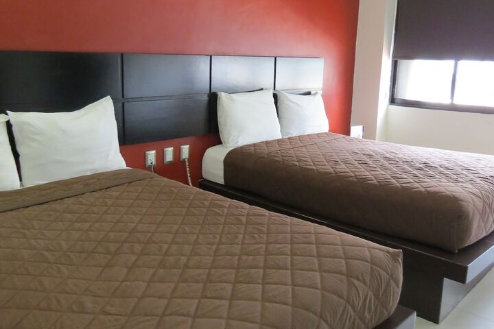 Room 16 of 40