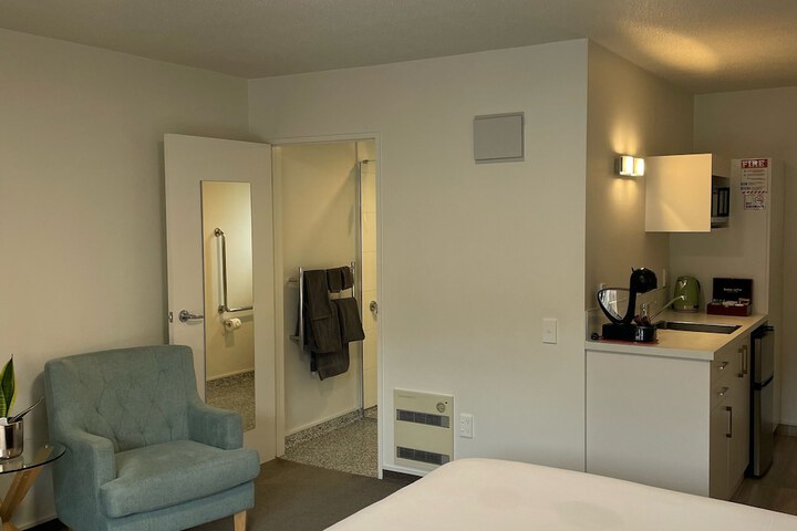 Room 8 of 85