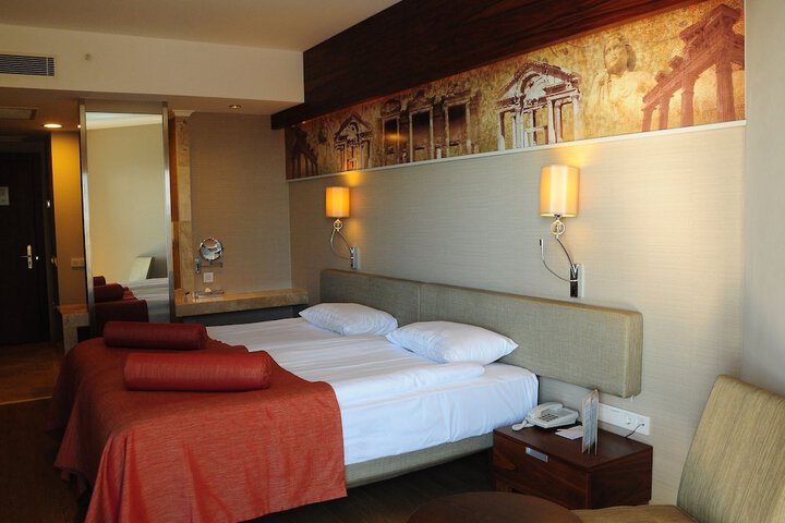 Room 23 of 69