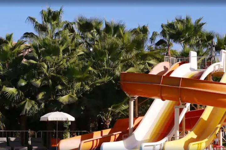 Hotel with Pool