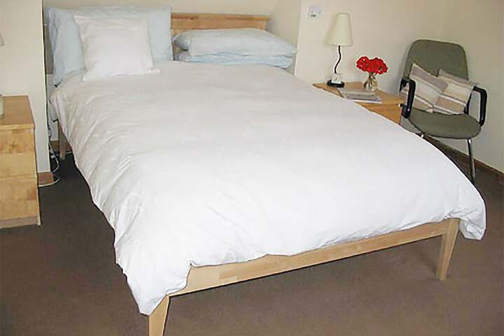 Room 4 of 16