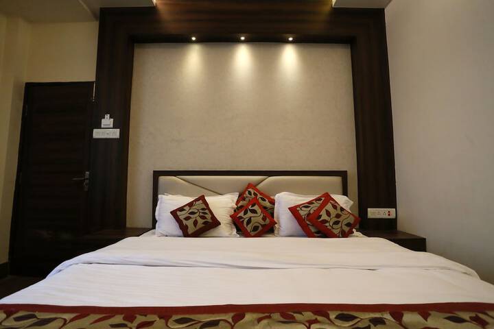 Room 30 of 85