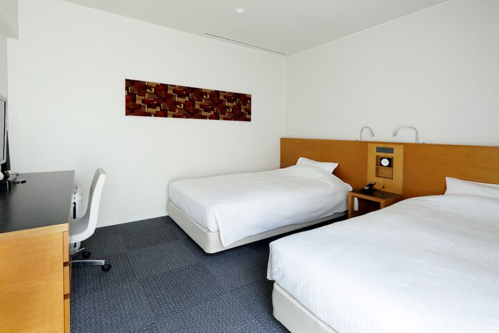 Room 10 of 36