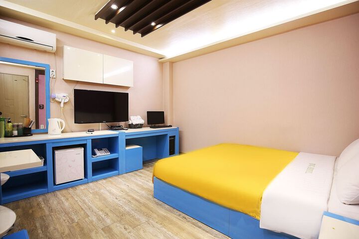 Room 44 of 52